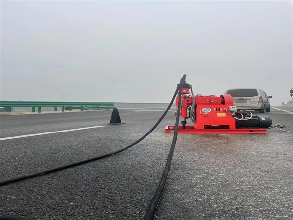 玉山马路路基路面开裂下沉注浆加固灌浆